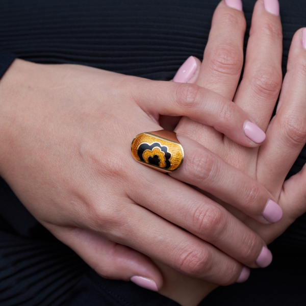 Lot 807 Bvlgari enamel ring