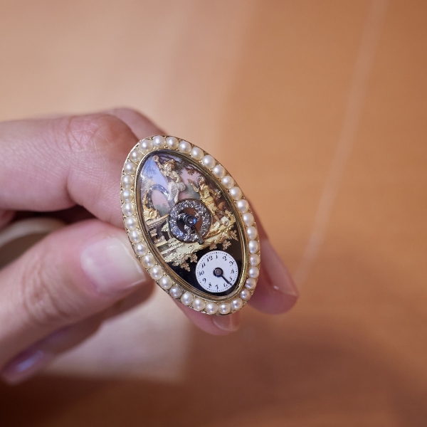Ring watch