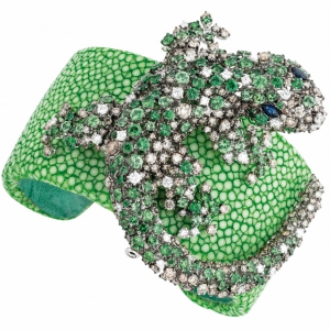 damiani-animalia-bracelet-and-brooch-in-green-galuchat_1