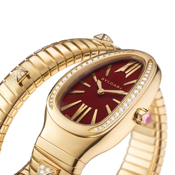 Bvlgari Serpenti Tubogas Studs Capsule carnelian stone dial, photo by: Bvlgari.