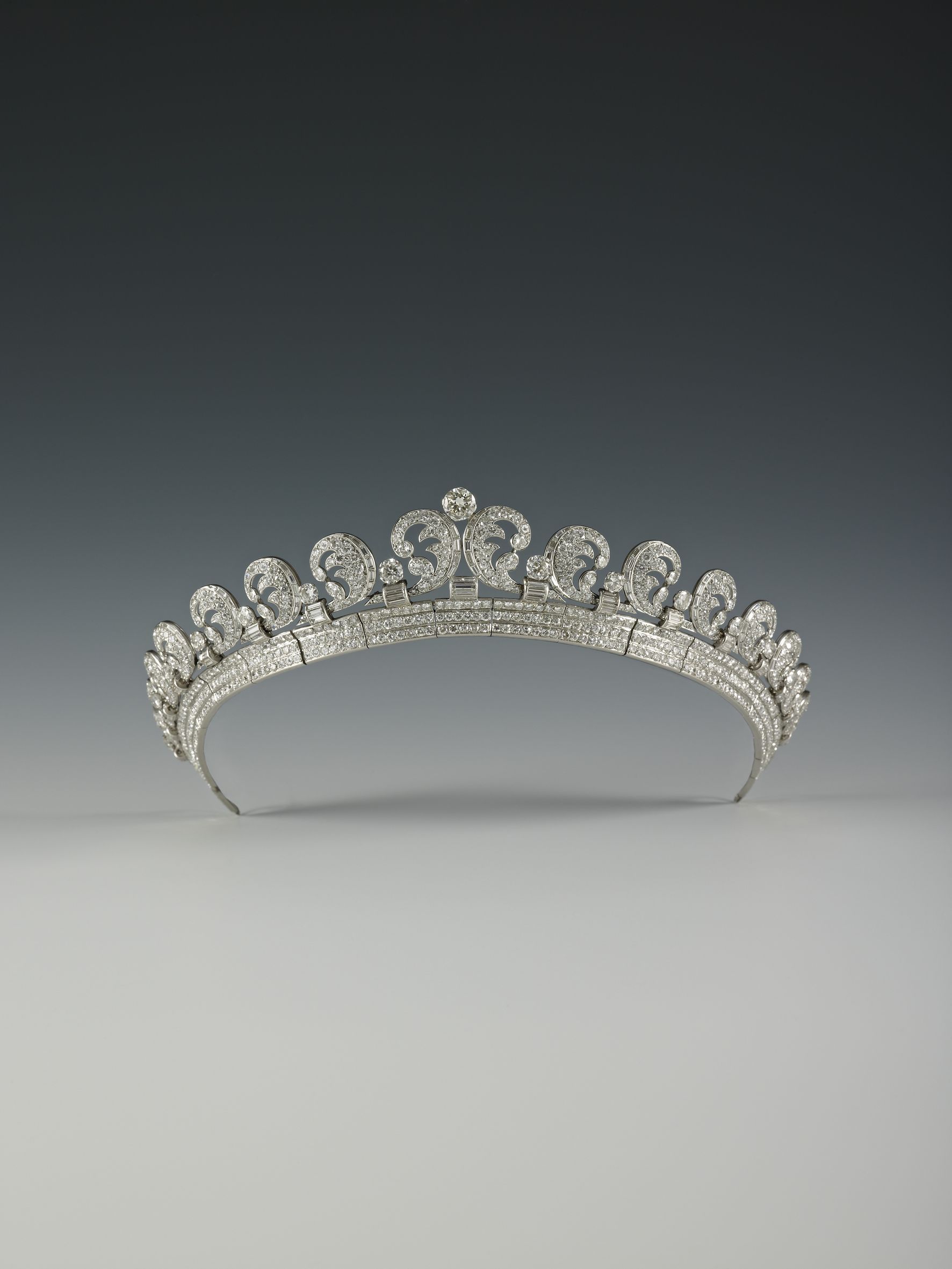 Queen Elizabeth\'s Halo Tiara
