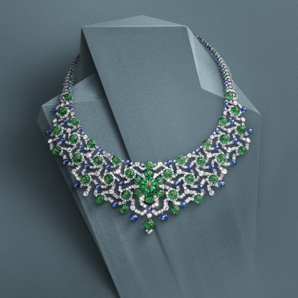 ECHINA necklace - white gold, emeralds, sapphires, diamonds