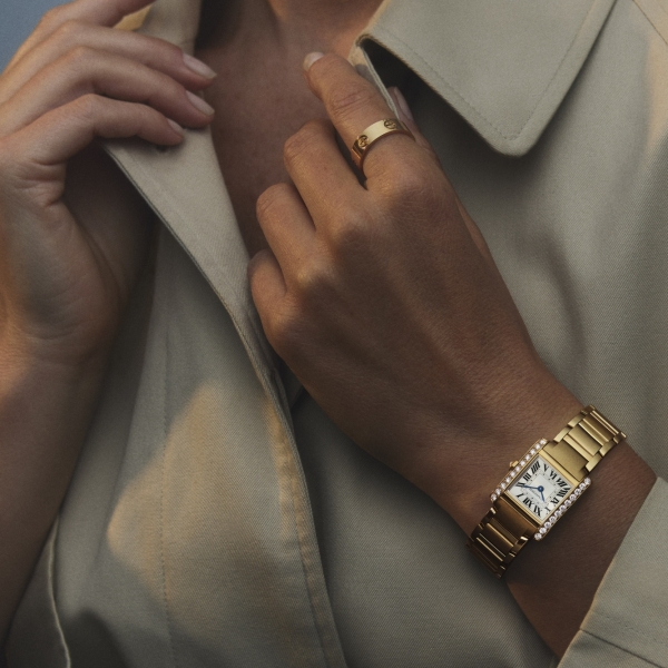 Cartier_Tank-Francaise_PORTE-N¯4_CRWJTA0039_CHARLES-NEGRE-∏-Cartier_result