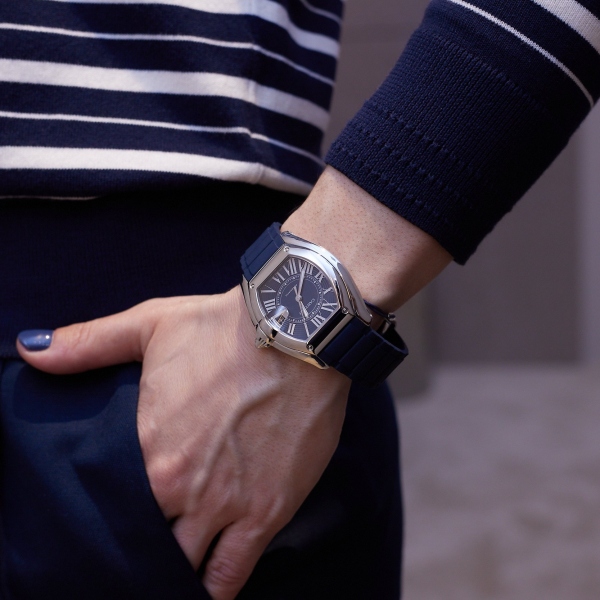 Cartier Roadster with steel case and dark blue PVD dial, Super-LumiNova® at the Watches & Wonders 2026.