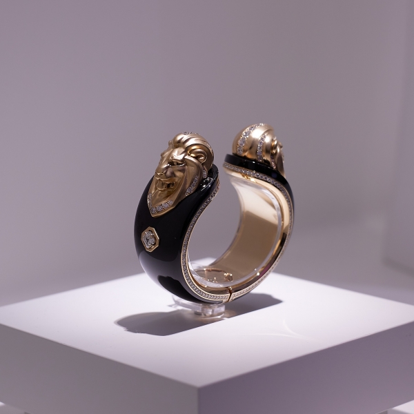 Twin Lion cuff