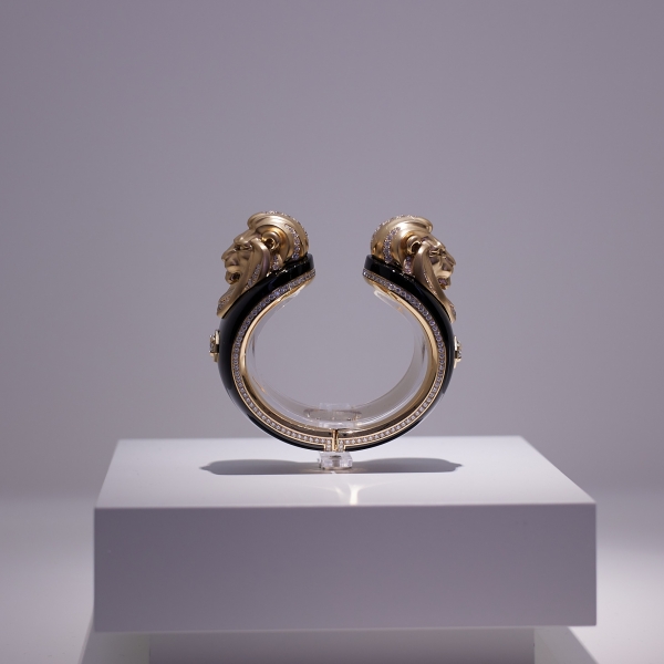 Twin Lion cuff