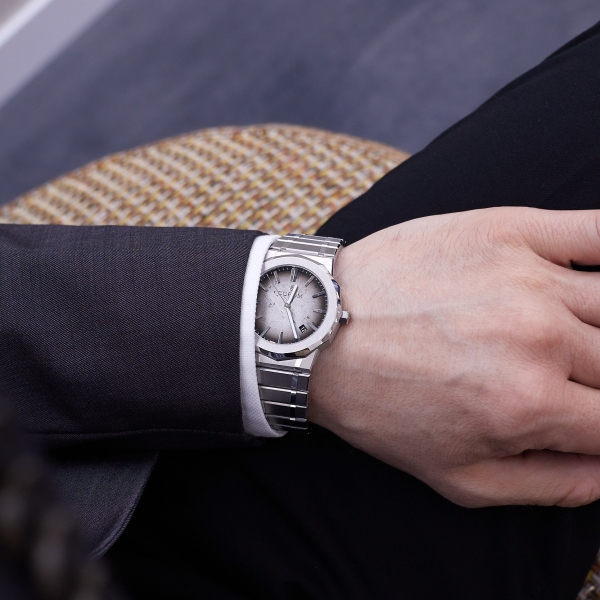 Corum Admiral 