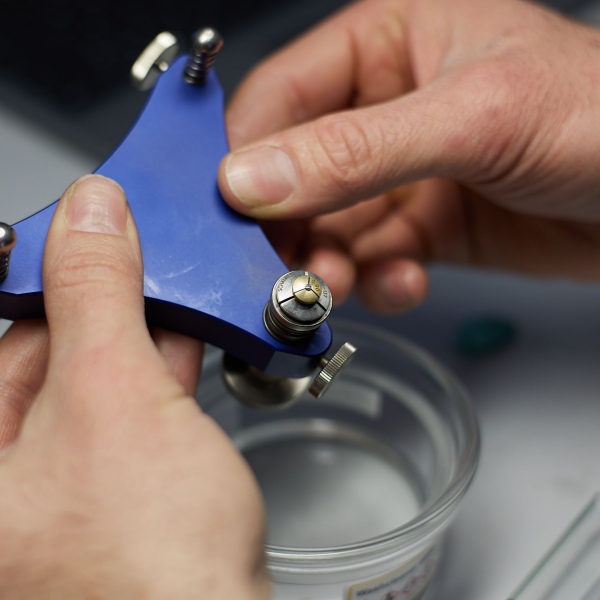 Screw held in the socket before black polishing