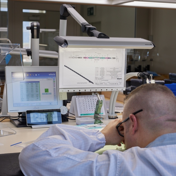 Workstations at the Ferdinand Berthoud Manufacture - fuse chain assembly