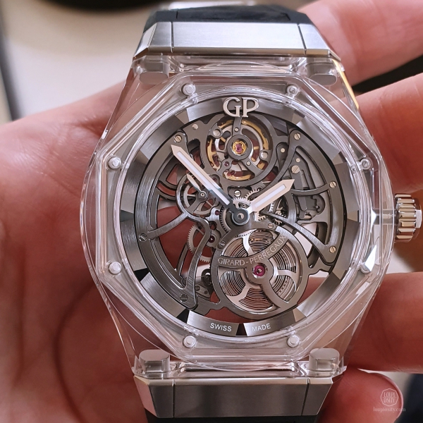 Girard-Perregaux Laureato