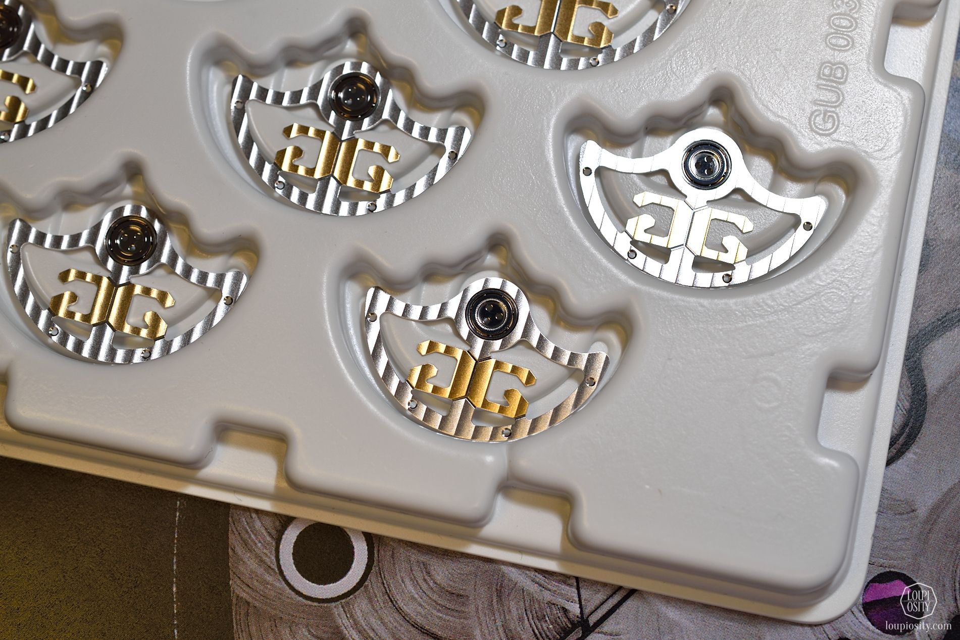 Oscillating weights
