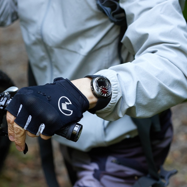 H. Moser and Cie. Off Grid in black