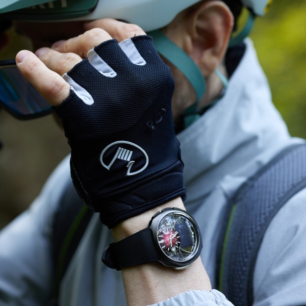 H. Moser and Cie. Off Grid in black