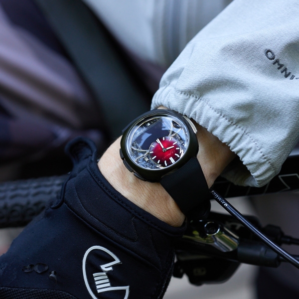H. Moser and Cie. Off Grid in black