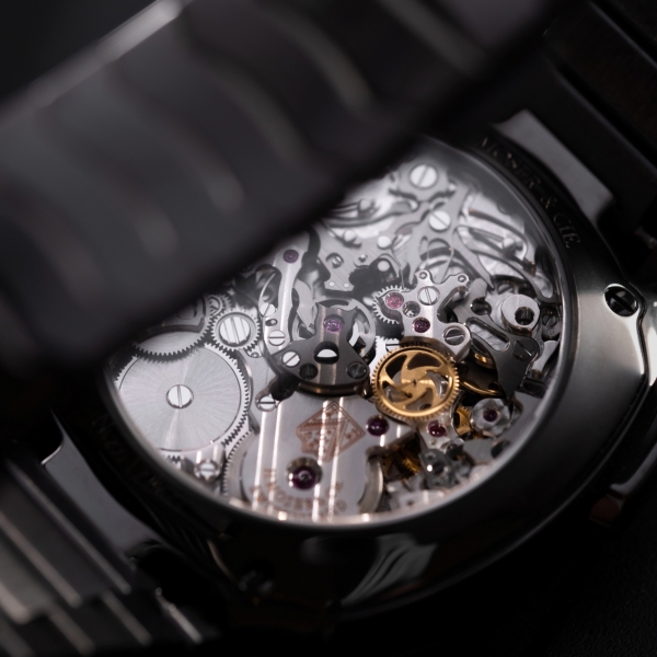 Streamliner-Chronograph-UNDEFEATED_caliber