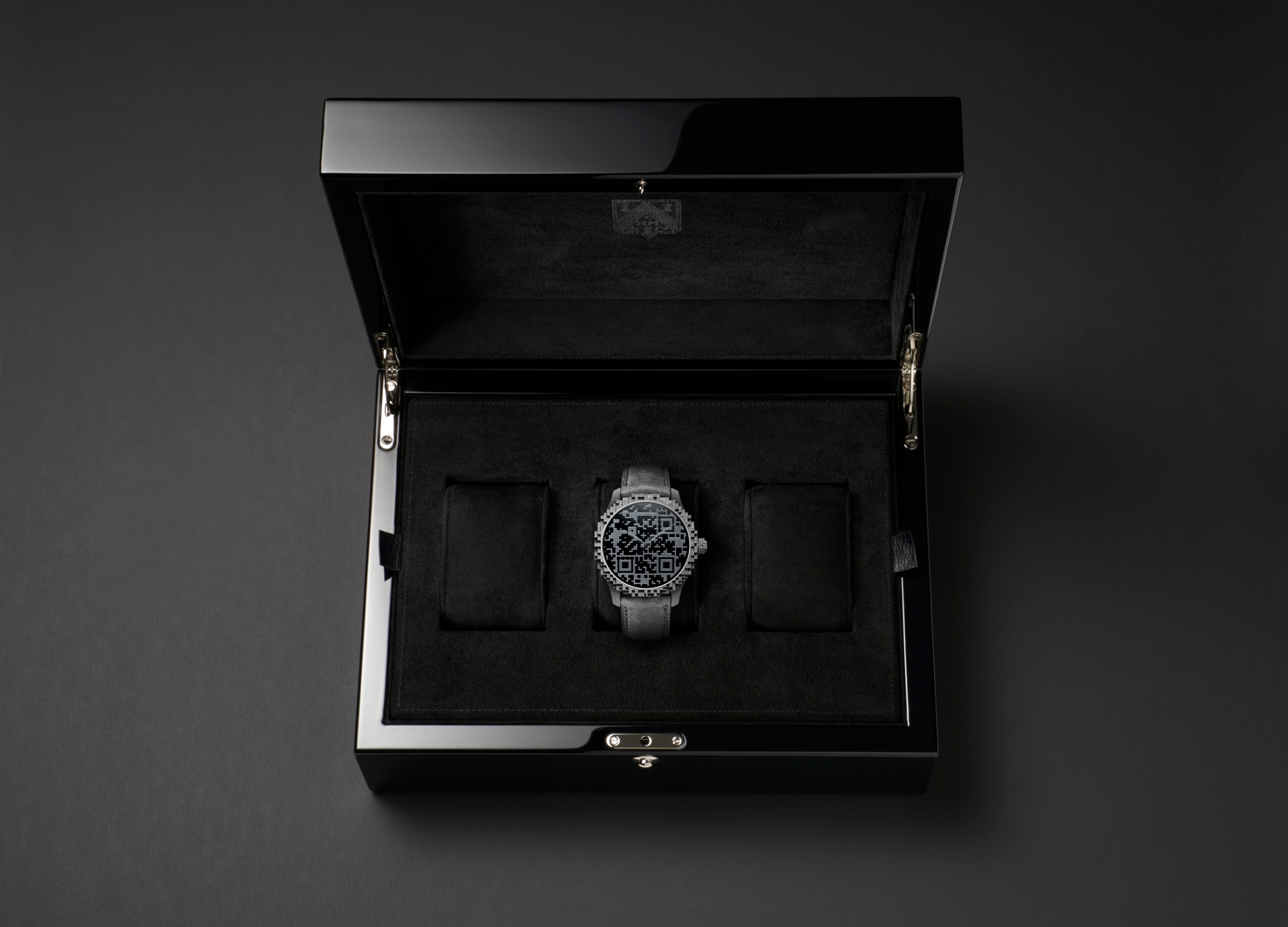 H. Moser Cie.  Endeavour Center Seconds Genesis