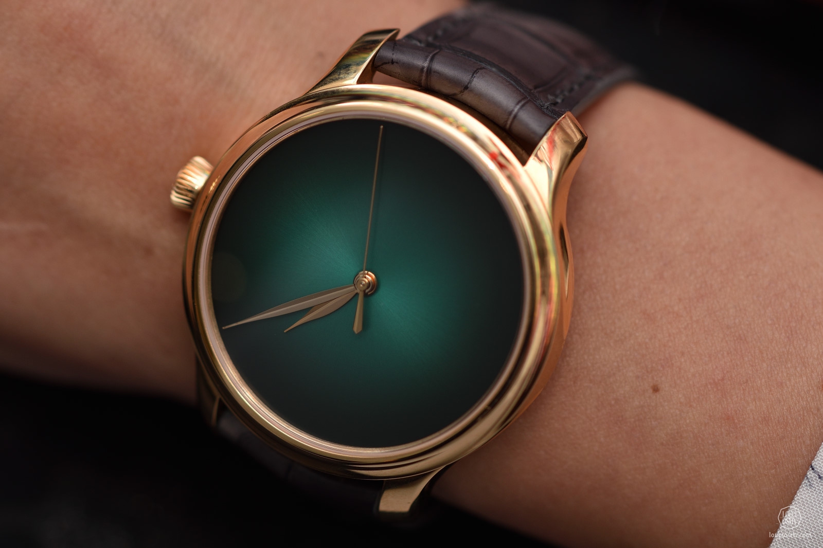 Endeavour Centre Seconds Concept Cosmic Green