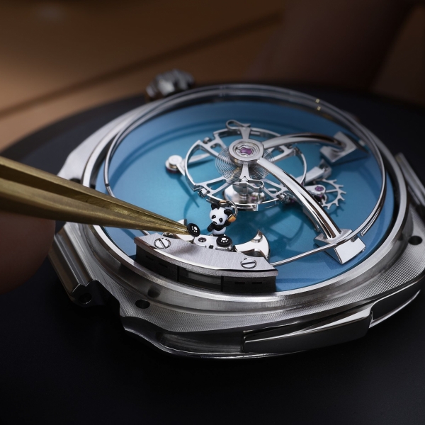 HMoser_x_MBandF_Streamliner_Pandamonium_Only_Watch_2023_Assembly_7_Lres_result