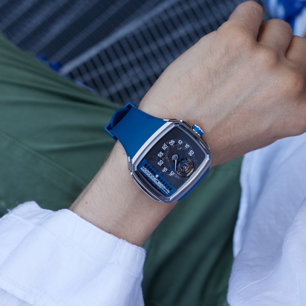 Hautlence Linear Series 1