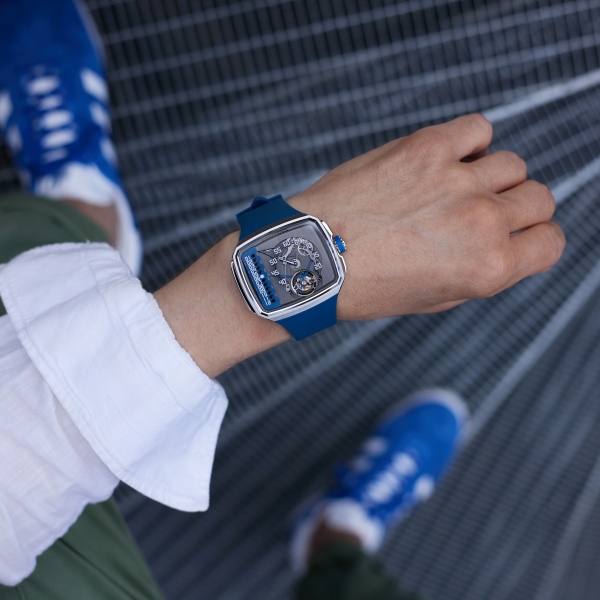 Hautlence Linear Series 1