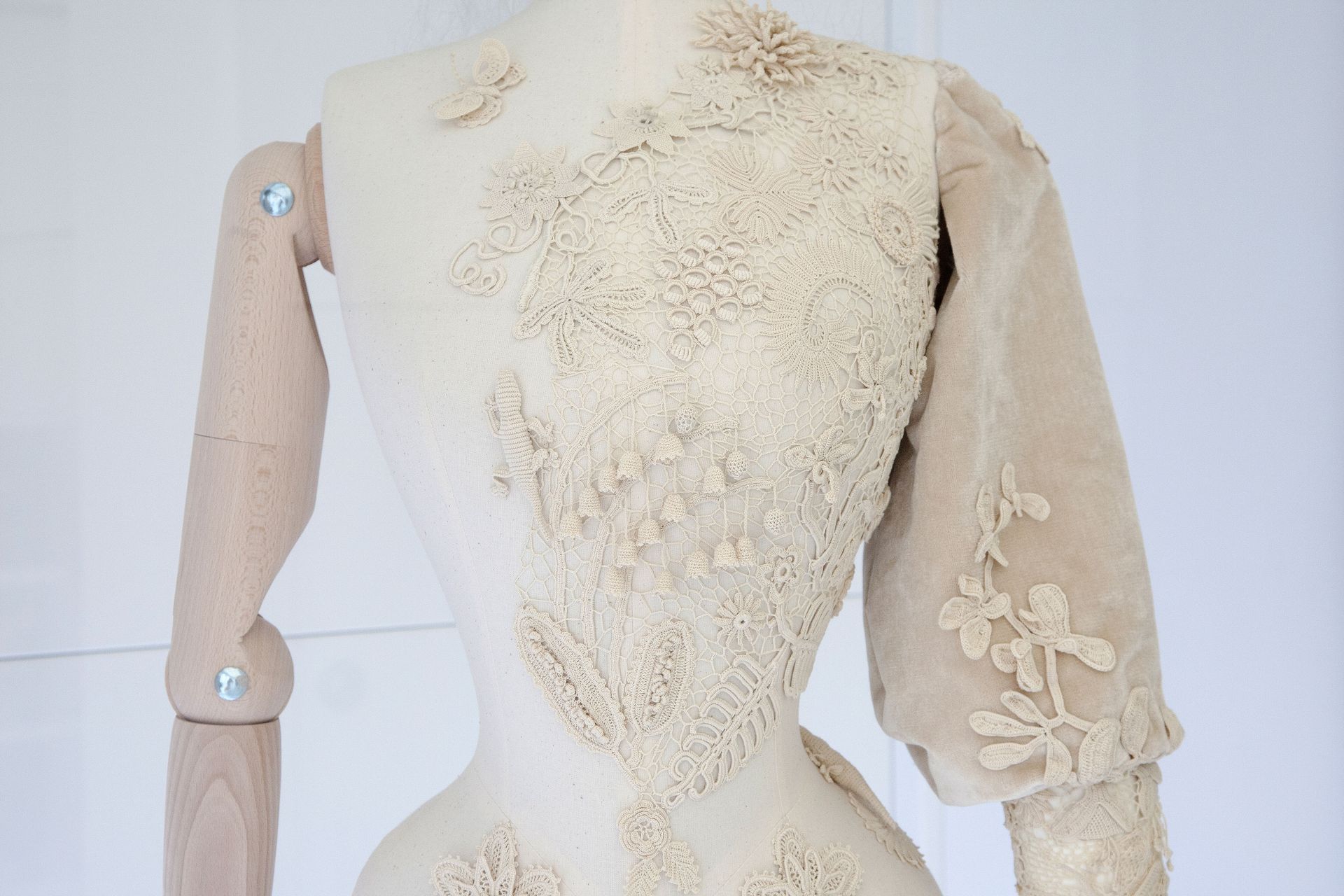 8-fashion-inside-and-out-judith-clark_rosie-taylor-davies_result