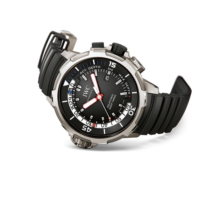 08_IWC_Aquatimer_IW355701_lifestyle