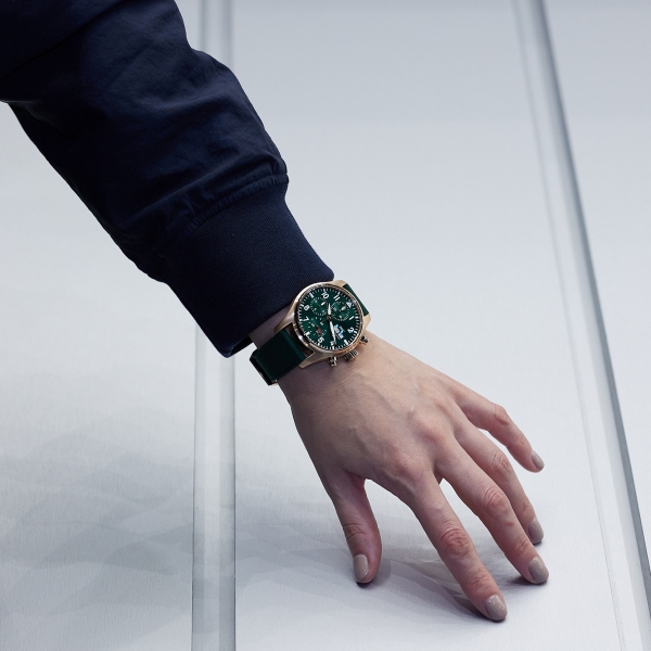Pilot's Watch Chronograph 41  - 5N gold, green dial