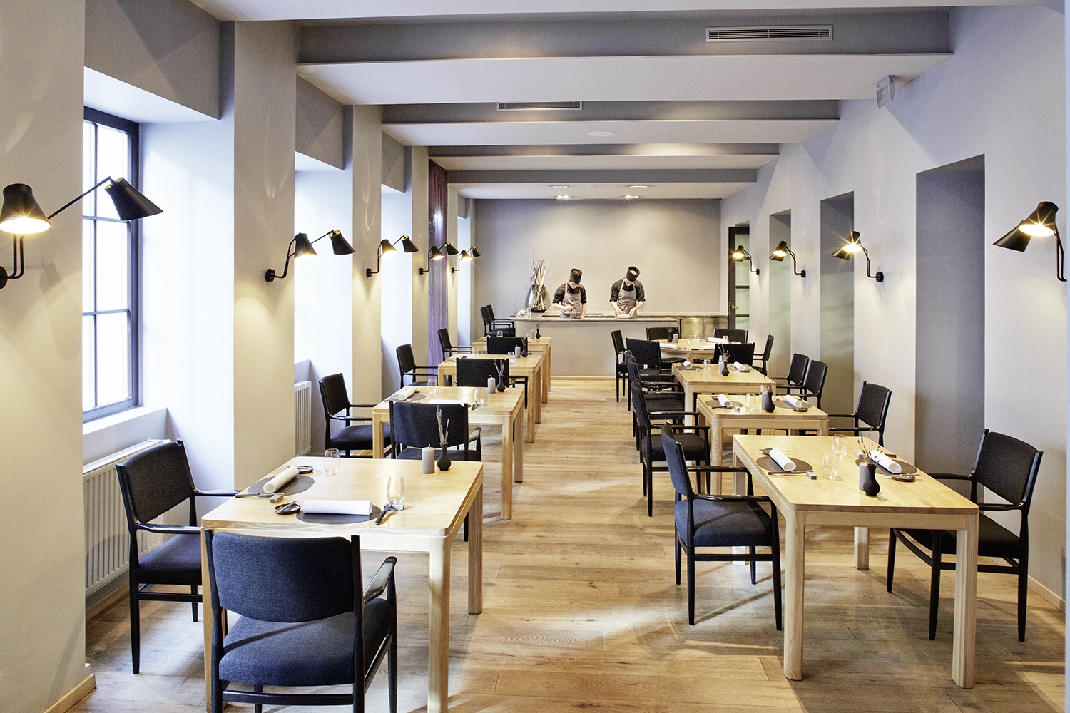 Konstantin Filippou Kitchentable