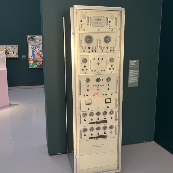 Patek Philippe & Cie electronic master clock