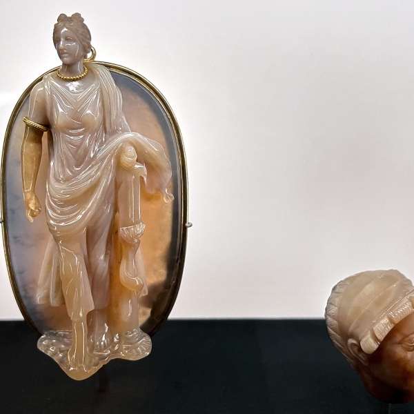 chalcedony cameo