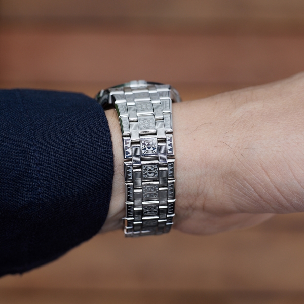 Maurice Lacroix - AIKON Skeleton Urban Tribe