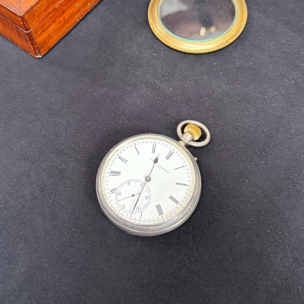 A Carrousel watch signed Richard Thorneloe, Stanton Street, Coventry, No. 1084 at the announcement of the Naissance d’une Montre 4