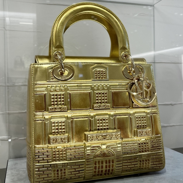 Dior boutique