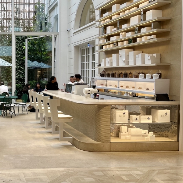 Dior boutique