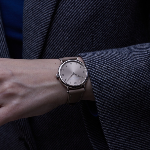 Patek Philippe Calatrava Reference 7200/50G-001 features a sand-beige sunburst dial with a matching calfskin strap at the Watches and Wonders 2026