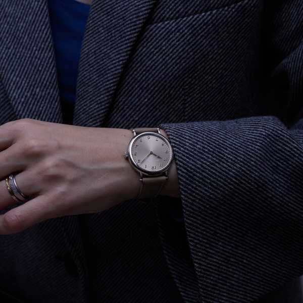 Patek Philippe Calatrava Reference 7200/50G-001 features a sand-beige sunburst dial with a matching calfskin strap at the Watches and Wonders 2026