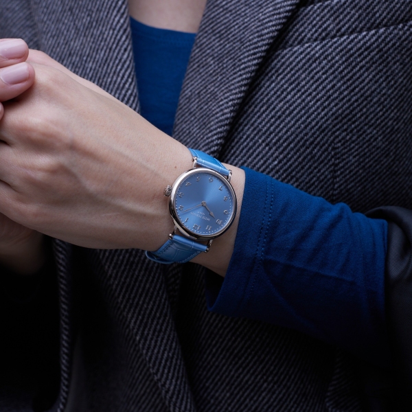 Patek Philippe Calatrava Reference 7200/50G-012 presents an ice-blue sunburst dial paired with a pearlescent ice-blue alligator-leather strap at the Watches and Wonders 2026