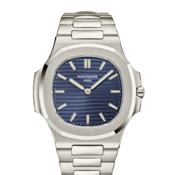 Patek Philippe Nautilus 5610/1P-001 with a 38 mm platinum case and a platinum bracelet, Photo credits: Patek Philippe