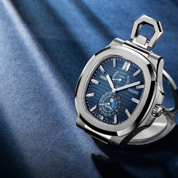 Patek Philippe Nautilus 958G-001 white gold 8-day desk clock, Photo credits: Patek Philippe