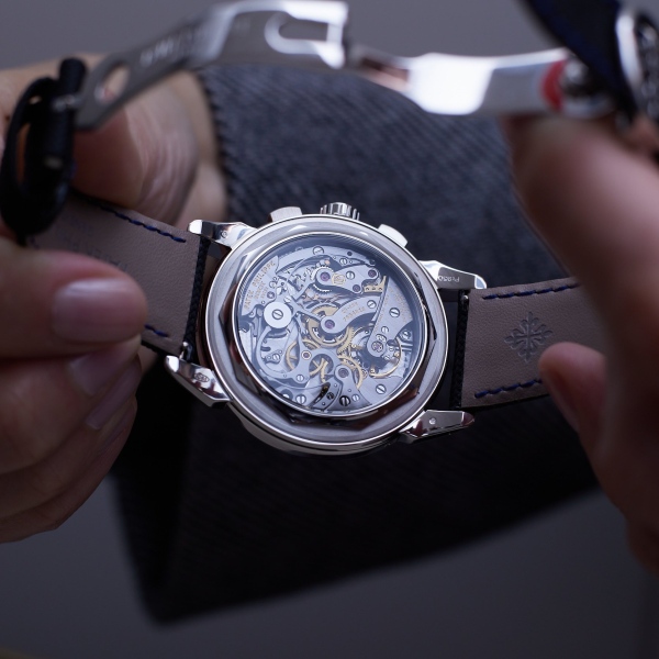 Caliber CH 29-535 PS Q is a manually wound chronograph with a perpetual calendar