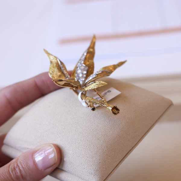 Sterlé for Chaumet gold and diamond 'Leaf' brooch
