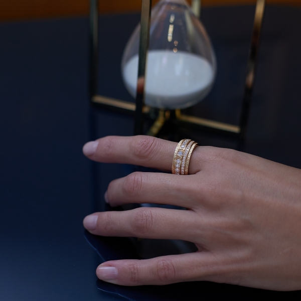 Piaget Possession rose gold ring with ‘Decor Palace'