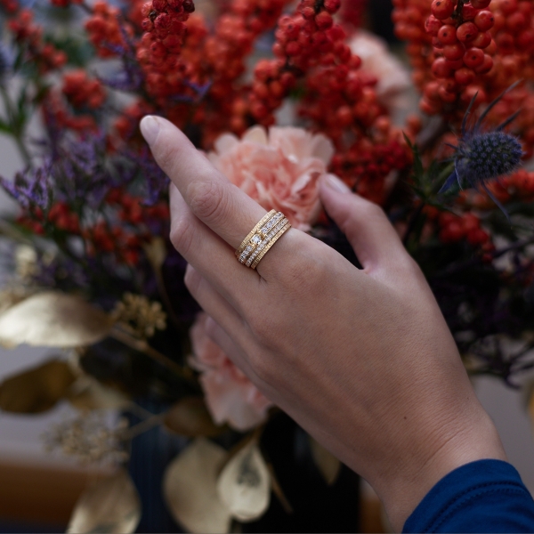 Piaget Possession rose gold ring with ‘Decor Palace'