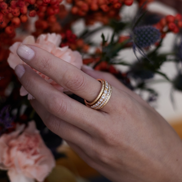 Piaget Possession rose gold ring with ‘Decor Palace'