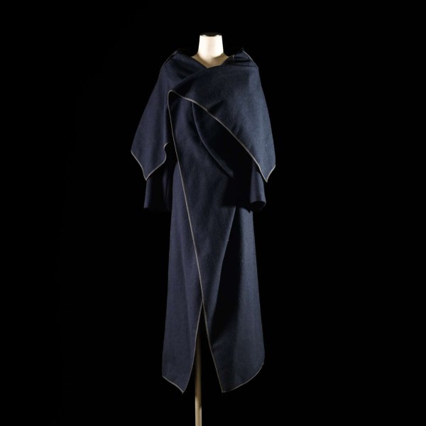 016_Piasa_Comme-des-Garcons_Transformed-Glamour_AW_1999_c-Simon-Narita_result