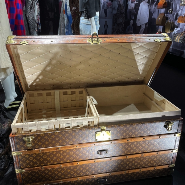 Low trunk LV