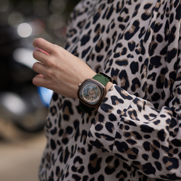 SEVENFRIDAY SF-T2/07 ’T-Riley’