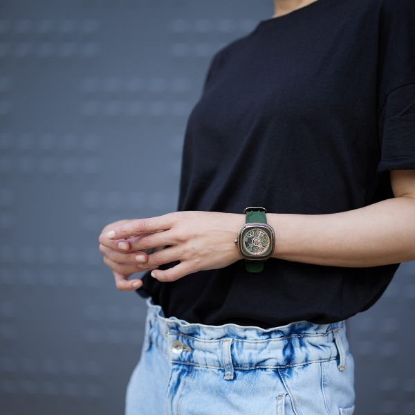 SEVENFRIDAY SF-T2/07 ’T-Riley’