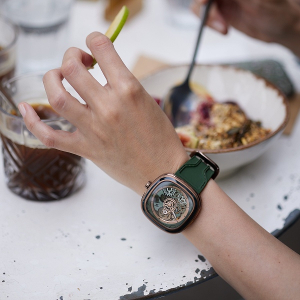 SEVENFRIDAY SF-T2/07 ’T-Riley’