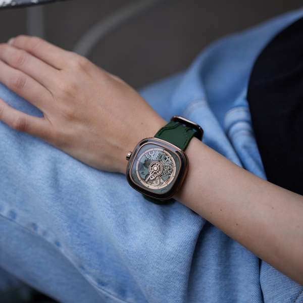 SEVENFRIDAY SF-T2/07 ’T-Riley’